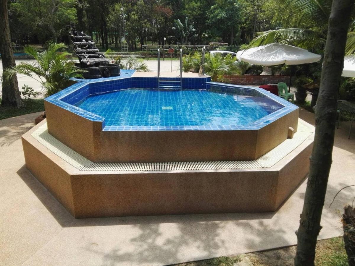 Isaan Perazim Park Roi Et Exterior foto