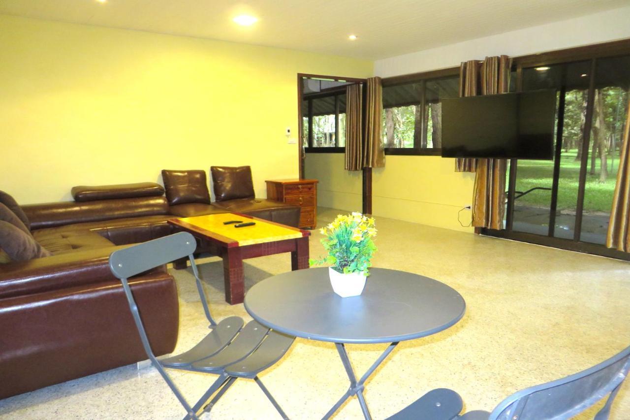 Isaan Perazim Park Roi Et Exterior foto